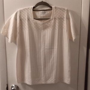 'alfred dunner" CREAM DECORATIVE WOMEN'S PULLOVER TOP